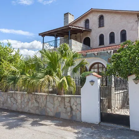 Vintage House Loggos Holiday home