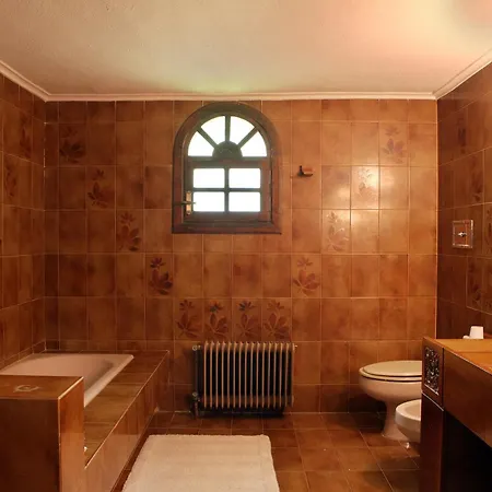 Vintage House Loggos Holiday home *