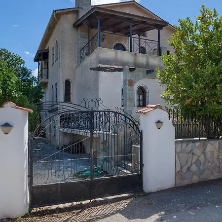 Holiday home Vintage House Loggos