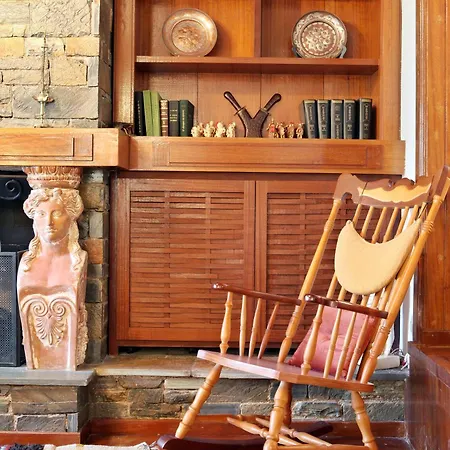 Vintage House Loggos Holiday home